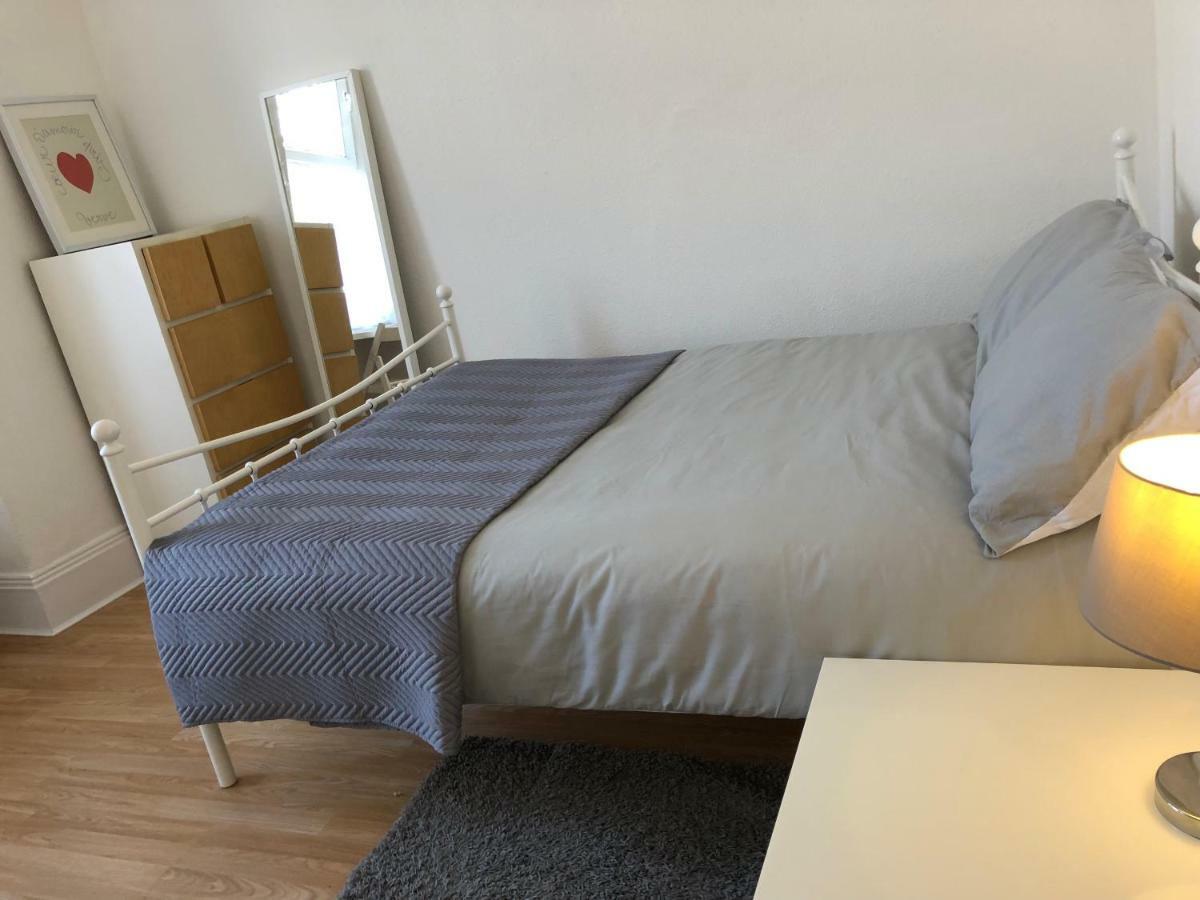 Walm Lane Apartment